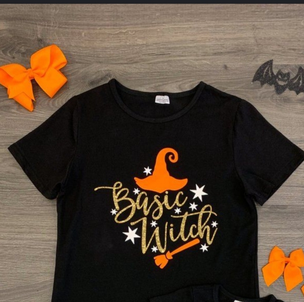 Basic Witch Black Halloween T-Shirt with Orange Witch Hat Design Size Medium